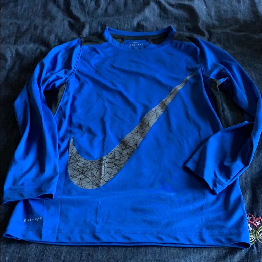 Youth Medium Nike Dri Fit Tee